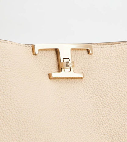 Cuero | Tod’s T Timeless Shoulder Bag in Leather Medium