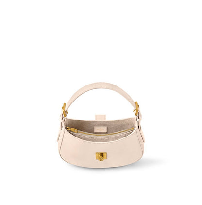 Cuero | Low Key Shoulder Bag