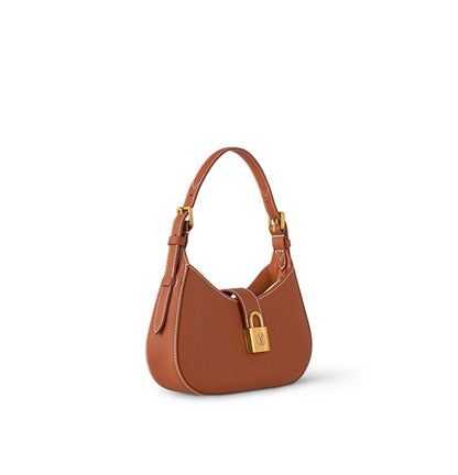 Cuero | Low Key Shoulder Bag