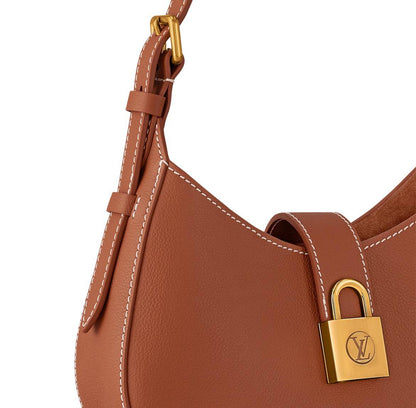 Cuero | Low Key Shoulder Bag