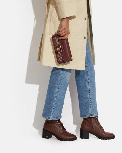 Cuero | Morgan Crossbody In Signature