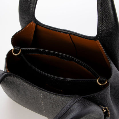 Cuero | Lana 23 small leather Grap Bag