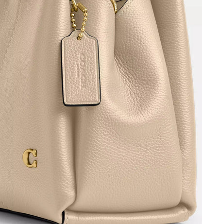 Cuero | Lana 23 small leather Grap Bag