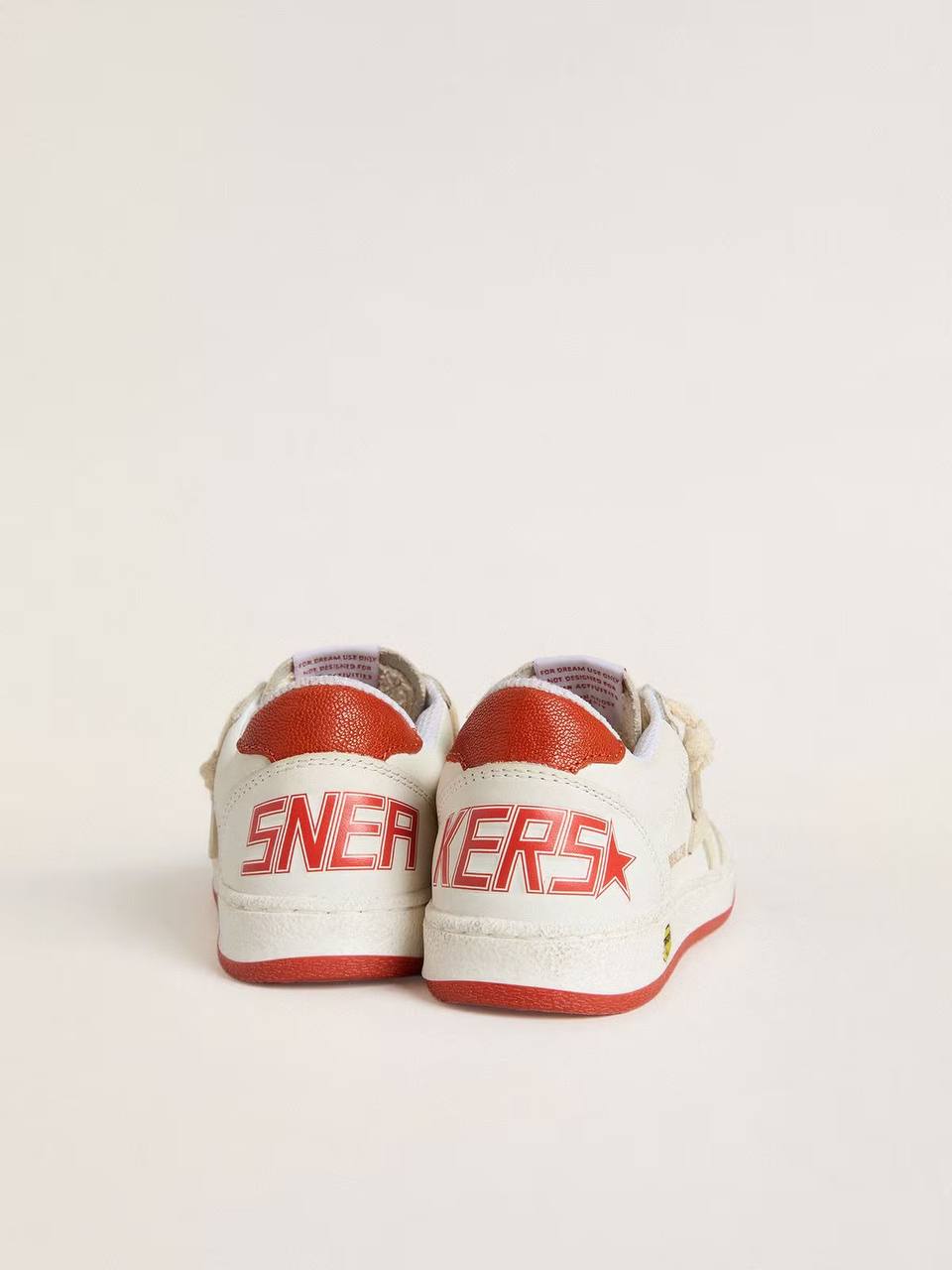 Cuero | Young Ball Star in leather with cream-colored star and red leather heel tab