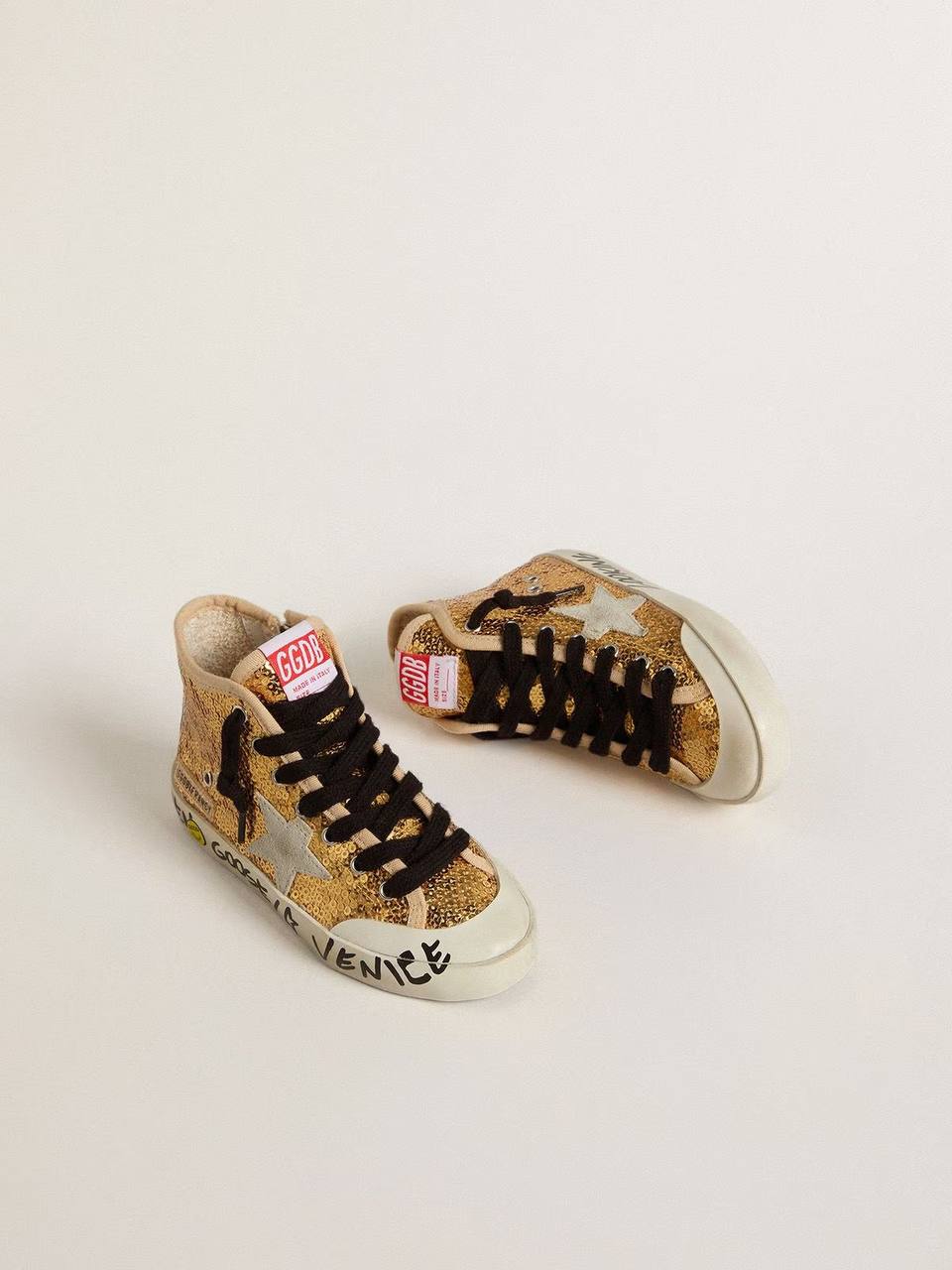 Cuero | Junior Francy Penstar in gold sequins with ice-gray suede star