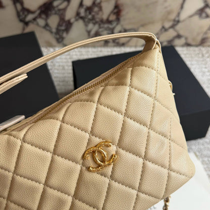 Cuero | Quilted Hobo Bag