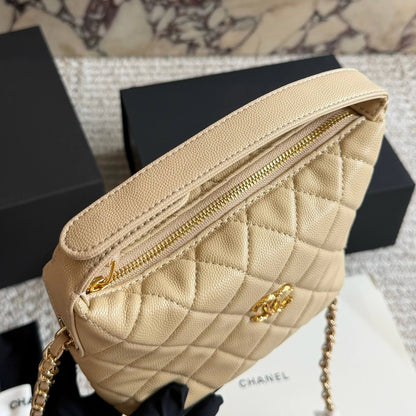 Cuero | Quilted Hobo Bag