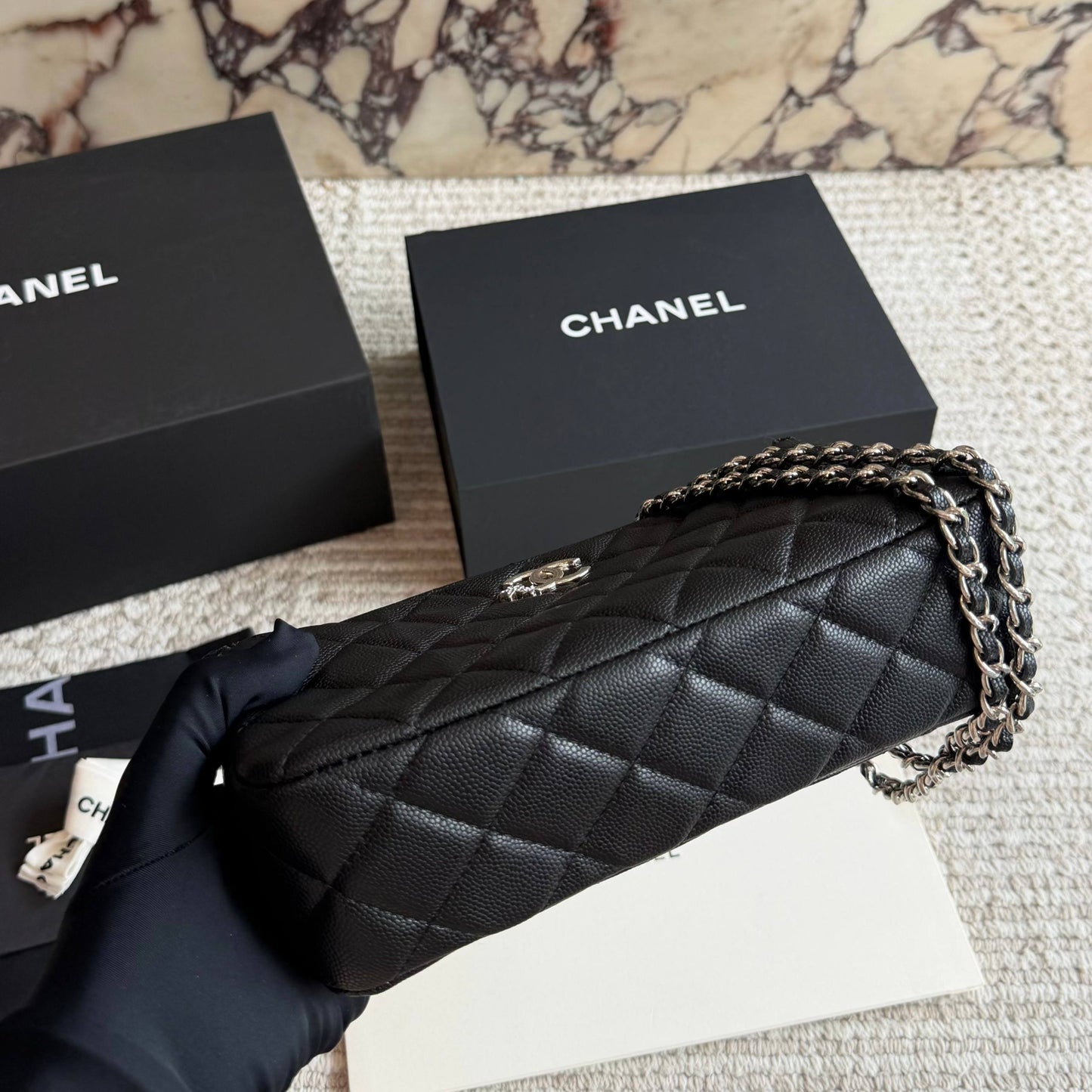 Cuero | Quilted Chain Shoulder Bag