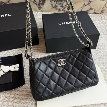Cuero | Quilted Chain Shoulder Bag