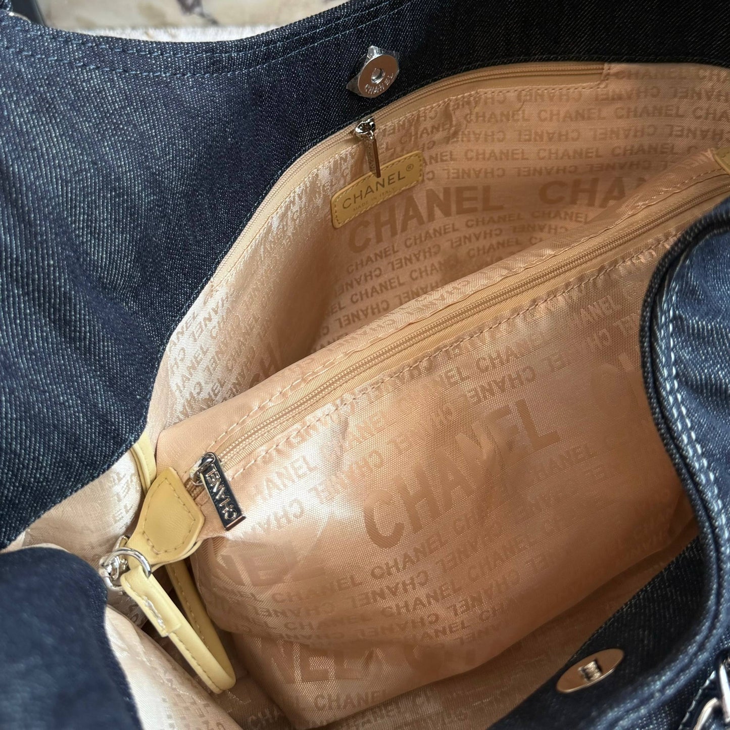 Cuero | Denim Shoulder Tote